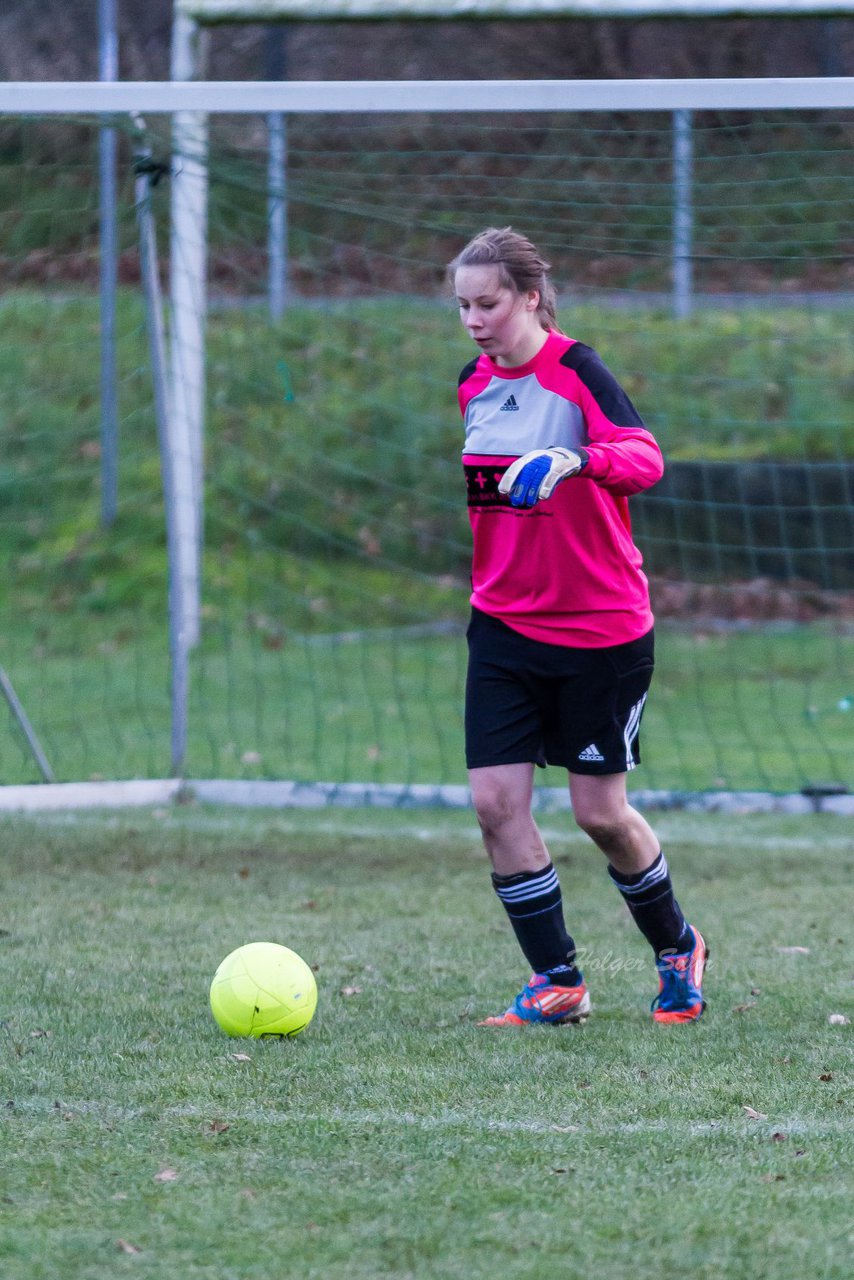 Bild 280 - B-Juniorinnen TSV Gnutz o.W. - SV Henstedt Ulzburg II : Ergebnis: ca. 5:0